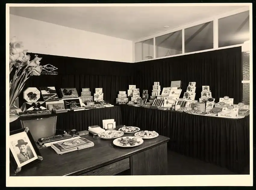 24 Fotografien unbekannter Fotograf, Ansicht Kilchberg, Musterschau, Messestand Schokoladenfabrik Lindt & Sprüngli AG 19