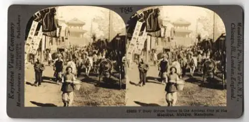 Stereo-Fotografie Keystone View Co., Meadville, Ansicht Mukden, busy Street in Anvient City of the Manchus, Manchuria