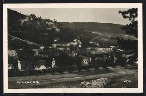 AK Wöllersdorf /N.-Oe., Teilansicht mit Kirche