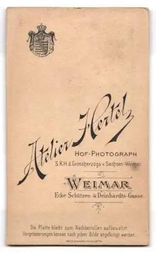 Fotografie Atelier Hertel, Weimar, Ecke Schützen- & Deinhardts-Gasse, Soldat in Uniform mit seiner Frau