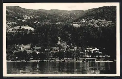 AK Sattendorf am Ossiachersee, Blick über den See auf den Ort