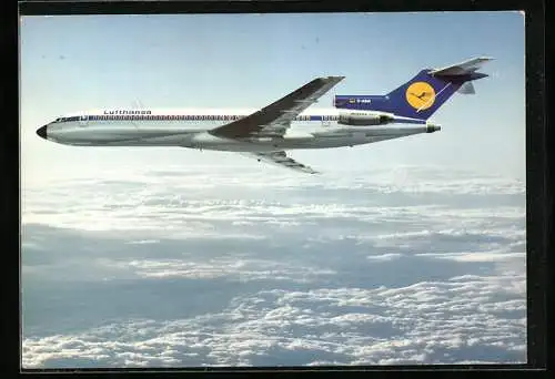 AK Flugzeug Boeing 727 Europa Jet von Lufthansa über Wolkenlandschaft