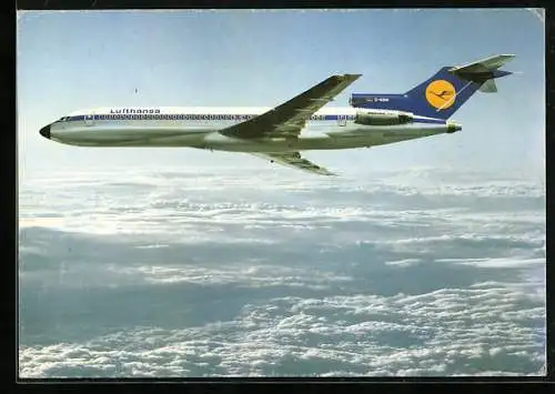 AK Flugzeug Boeing 727 Europa Jet von Lufthansa über Wolkenlandschaft