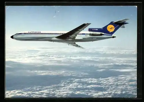 AK Flugzeug Boeing 727 Europa Jet von Lufthansa über Wolkenlandschaft