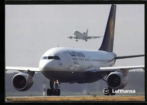 AK Flugzeug, Linienflugzeug der Fluglinie Lufthansa, Airbus A310-200 auf dem Rollfeld