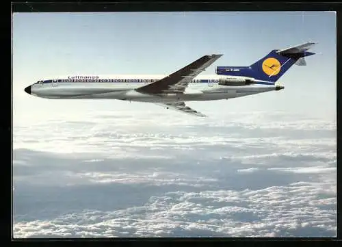 AK Flugzeug Boeing 727 Europa Jet von Lufthansa über Wolkenlandschaft