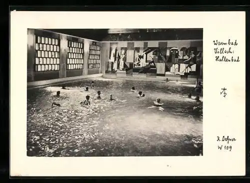 Foto-AK Adalbert Defner: Villach, Hallenbad, Innenansicht