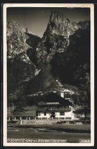 AK Gschnitz, Gasthof-PensionGschnitzerhof mit Gebirgsblick