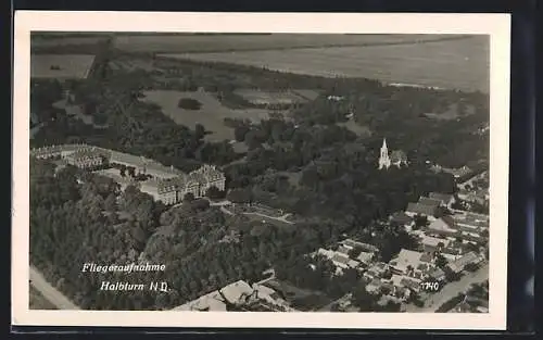 AK Halbturn /N.-Ö., Fliegeraufnahme mit Schloss