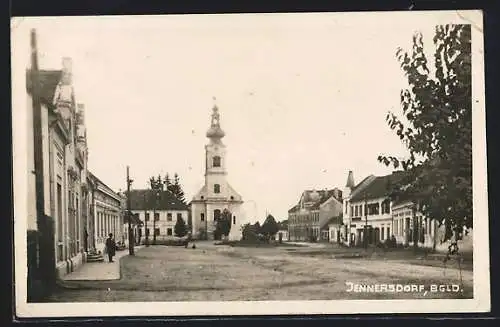 AK Jennersdorf, Ortspartie mit Blick zur Kirche