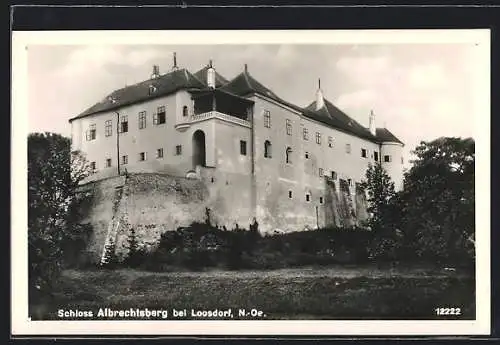 AK Loosdorf /N.-Oe., Das Schloss Albrechtsberg