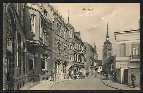 AK Itzehoe, Blick durch die belebte Strasse