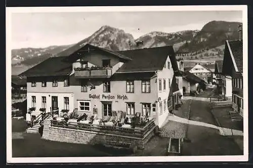 AK Bad Oberdorf-Hindelang / Allgäu, Blick auf den Alpengasthof und Pension Hirsch, Alpenpanorama