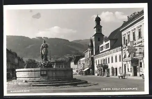 AK Leoben, Ton-Kino am platz mit Brunnen