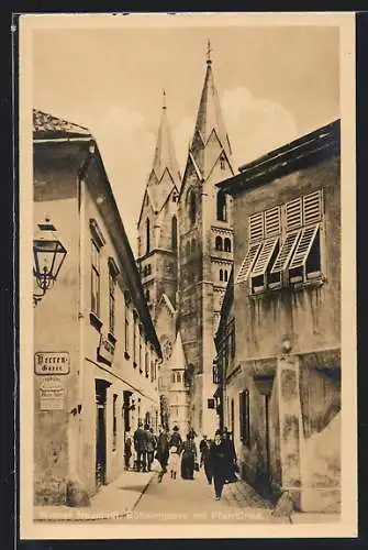 AK Wiener Neustadt, belebte Strassenpartie an der Böheimgasse, Blick auf Pfarrtürme