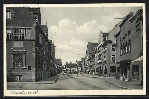 AK Memmingen i. A., Strassenpartie mit Schauburg