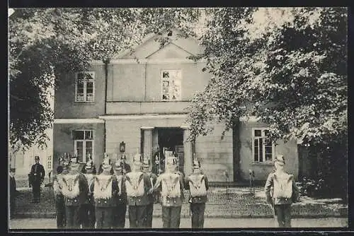 AK Ratzeburg, Wache mit Soldaten, Tornister