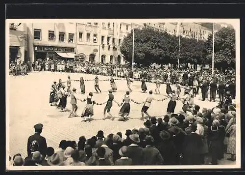 AK Burghausen a. Salzach, Historisches Tanzspiel, Strassenfest