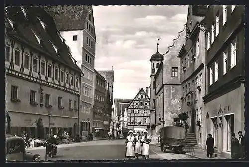 AK Nördlingen, an der Romantischen Strasse, Marktplatz mit Tanzhaus