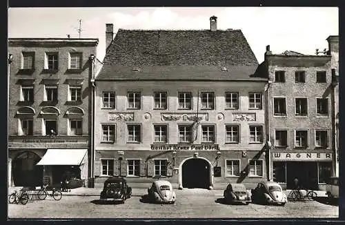AK Neuötting a. Inn, Gasthof zur Krone, VW Käfer davor