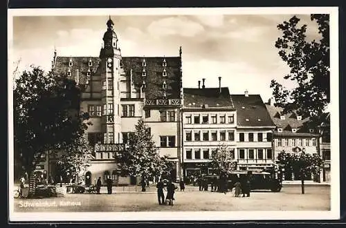 AK Schweinfurt, Belebte Szene vor dem Rathaus