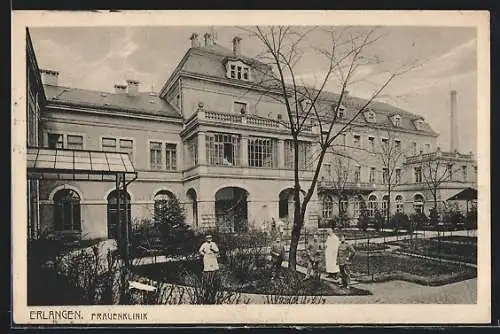 AK Erlangen, Frauenklinik hinter Günanlagen, mit Pfleger und Soldaten