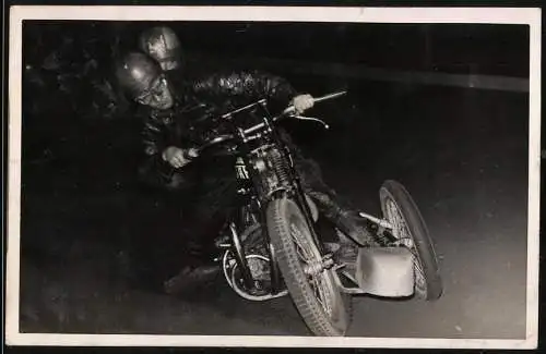Fotografie Motorrad J.A.P., Rennmotorrad mit Seitenwagen im Rennen