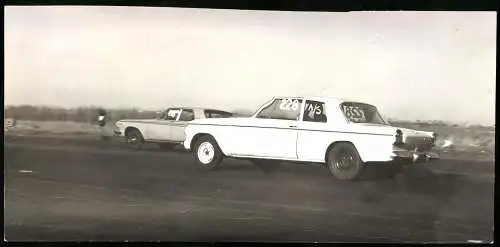Fotografie Auto Plymouth Sport Fury vs Studebaker, Dragster Rennwagen in Riverside bei Melbourne 1967