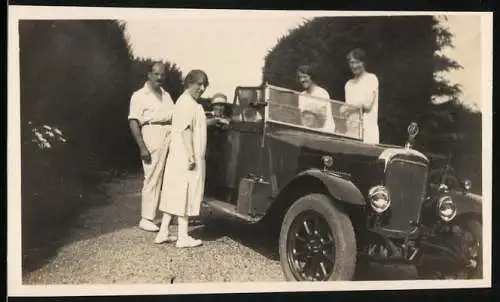 Fotografie Auto Cabrio, Gentleman & Ladies während einer Ausfahrt