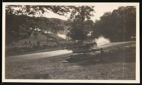 Fotografie Auto-Rennen Brands Hatch, Rennwagen fahren dicht hintereinander