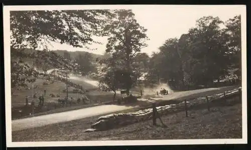 Fotografie Auto-Rennen Brands Hatch, Rennwagen im Positionskampf