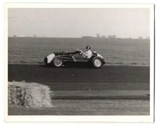 Fotografie Motorsport, Autorennen, Rennwagen Startnummer 36 in Silverstone