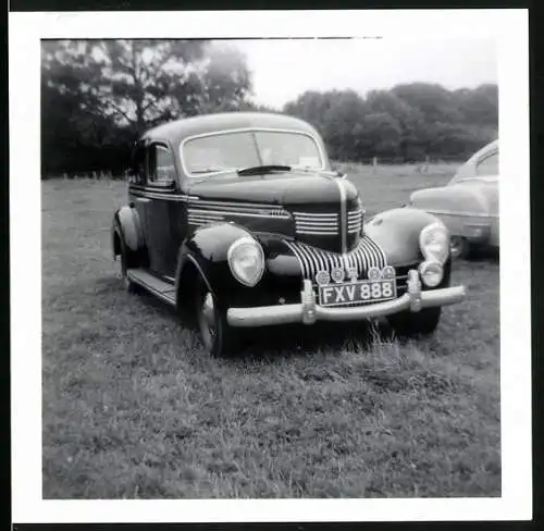 Fotografie Auto Limousine, PKW mit Kfz-Kennzeichen FXV 888