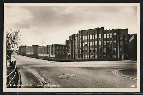 AK Reichenbach i. Vgtld., Höhere Textilfachschule mit Strassenpartie