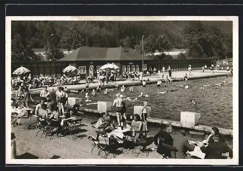 AK Leutenberg, Badegäste im Freibad im Ilmtal