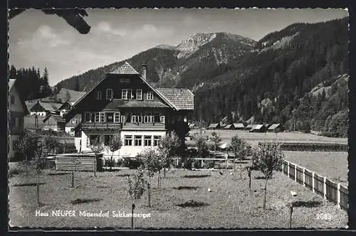 AK Mitterndorf /Salzkammergut, Pension Haus Neuper gegen die Berge