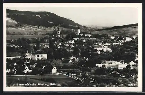 AK Piesting /N.-Oe., Ortsansicht mit Kirche im Hintergrund