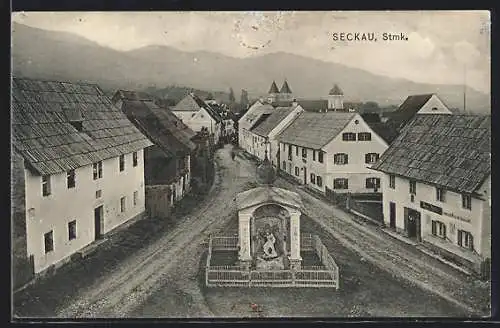 AK Seckau, Teilansicht mit Strasse und Andachts-Statue aus der Vogelschau