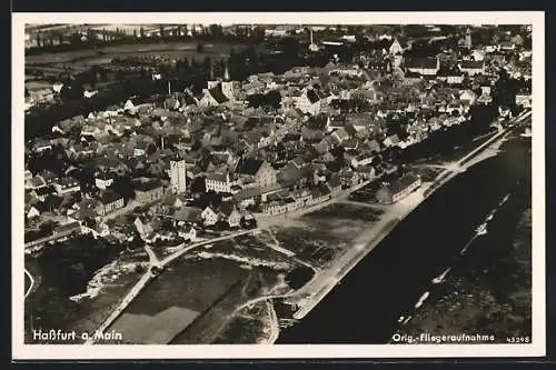 AK Hassfurt a. Main, Gesamtansicht am Fluss vom Flugzeug aus