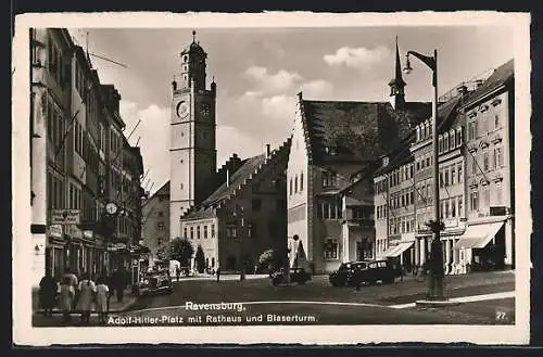 AK Ravensburg, Strasse mit Rathaus u. Blaserturm