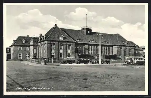 AK Flensburg, Hauptbahnhof mit Strassenbahn