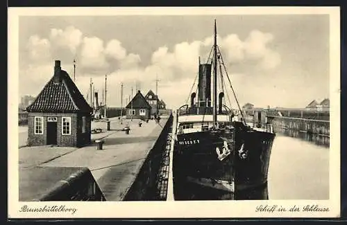 AK Brunsbüttelkoog, Schiff in der Schleuse