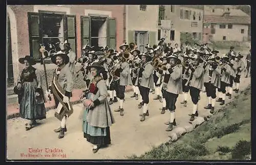 AK Brixlegg, Musikkapelle in Tiroler Trachten