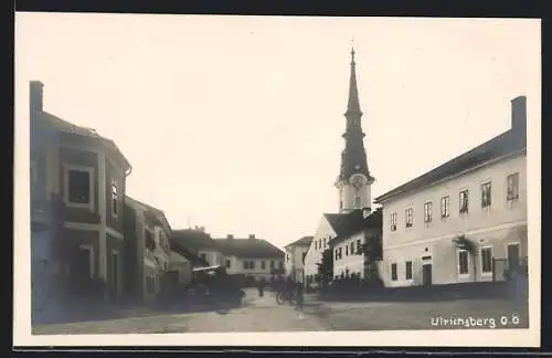 AK Ulrichsberg, Ortsansicht mit Strassenpartie, Auto