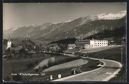 AK Windischgarsten /O.-Ö., Hotel Haus Windischgarsten mit Strassenpartie