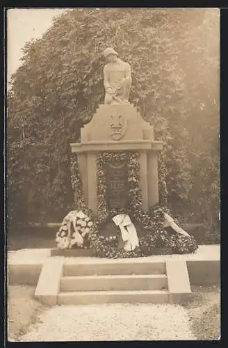 Foto-AK Gerstetten, Am Kriegerdenkmal