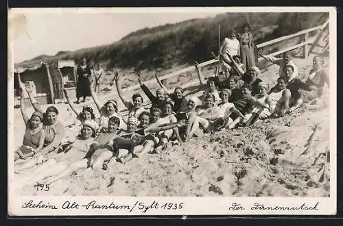 AK Rantum /Sylt, Badegäste beim Dünenrutsch 1935