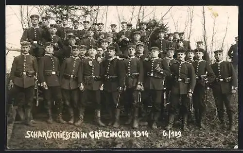 Foto-AK Karlsruhe-Grötzingen, Scharfschiessen 1914, G./109, Schützen in Uniform