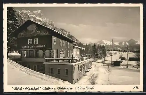 AK Nesselwängle, Haller am Haldensee, Hotel Alpenhof im Winter mit Rote Flüh, Hahnenkamm und Gaichtspitze