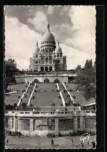 AK Paris, Basilique du Sacré-Coeur de Montmartre et les jardins